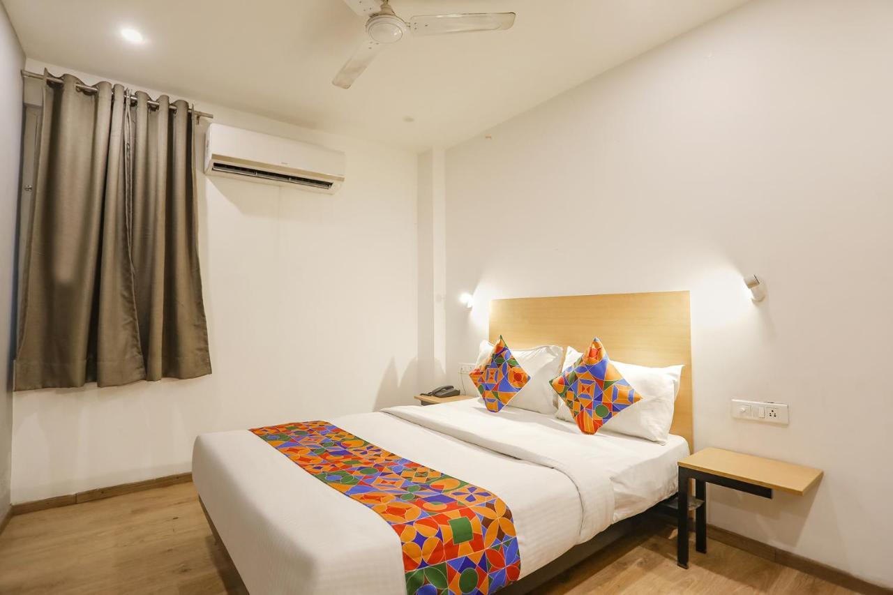 Fabhotel Golden World Ghaziabad Esterno foto