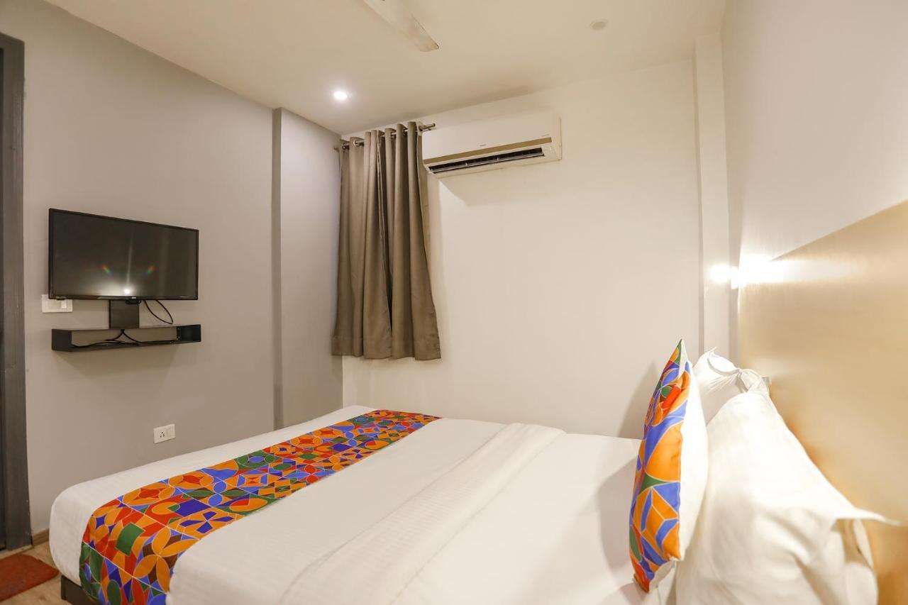 Fabhotel Golden World Ghaziabad Esterno foto